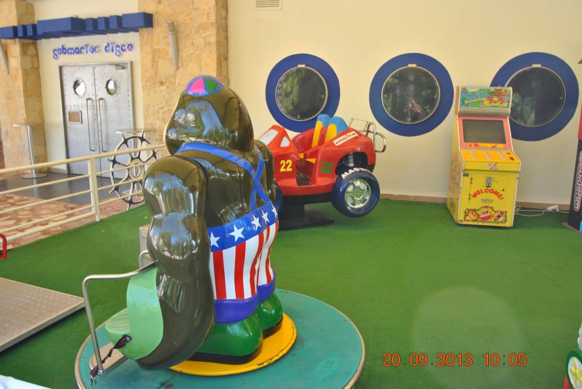 imagini hotel TITANIC LARA